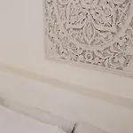 Donna Veneranda 3*