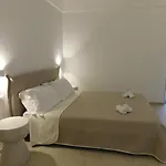 Donna Veneranda 3*