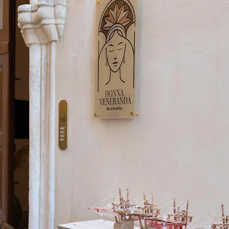 Donna Veneranda 4*