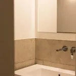 Donna Veneranda 3*