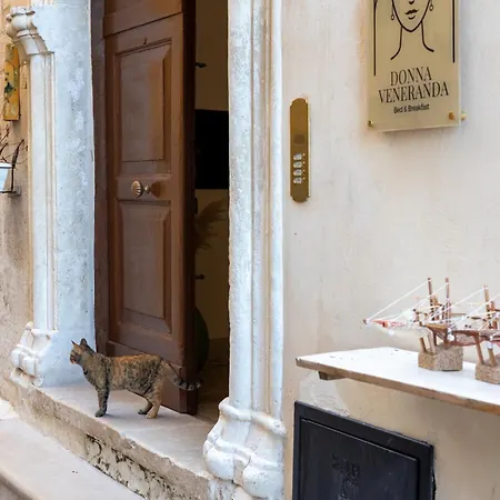 Donna Veneranda 4*