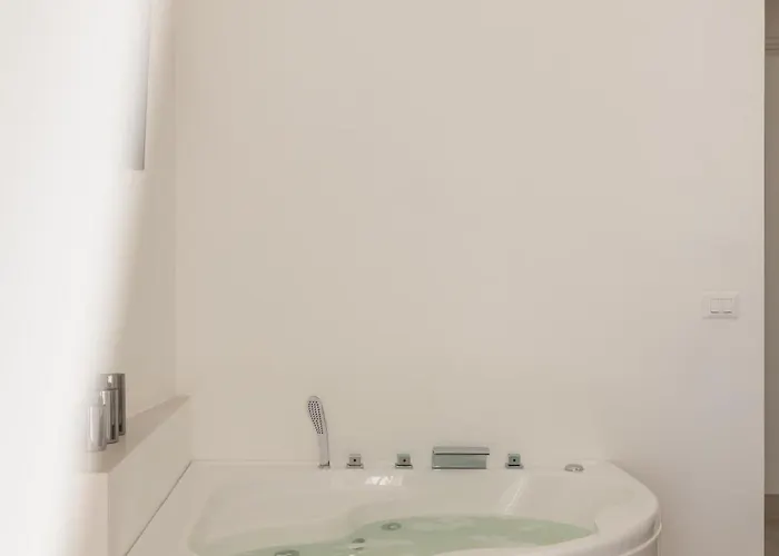 Alojamento de Acomodação e Pequeno-almoço Donna Veneranda 4*